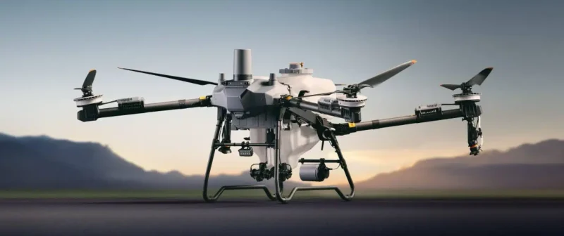 Máy bay không người lái bón phân cho lúa DJI T70P