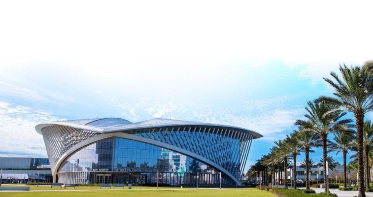 Top 5 hoc vien phi cong may bay khong nguoi lai