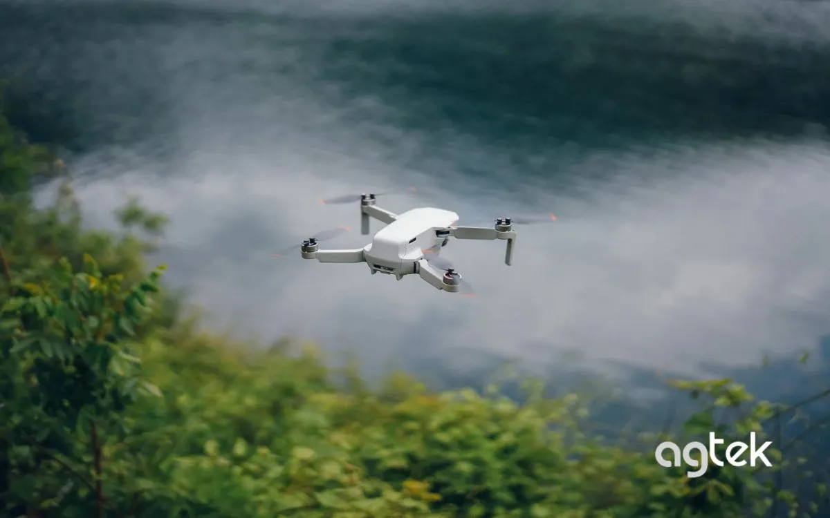 UAV ghi lại toàn cảnh từ trên cao.